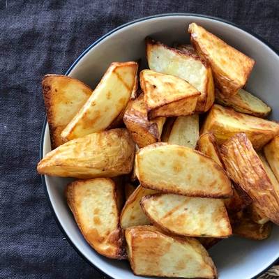 ¿Cómo hacer patatas deluxe o patatas gajo al horno?