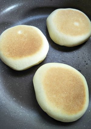 Foto resep (No Baked bread) sweet chesee cream and golden raisin filling