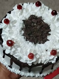 ब्लैक फारेस्ट केक (Black forest cake) रेसिपी मुख्य फोटो