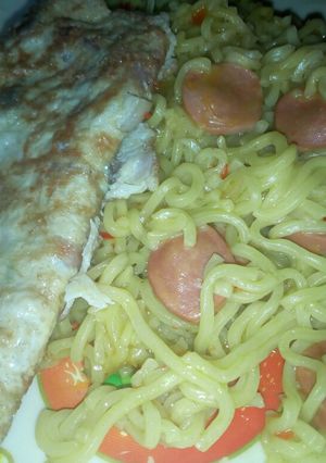 A picture of Indomie with sausage.