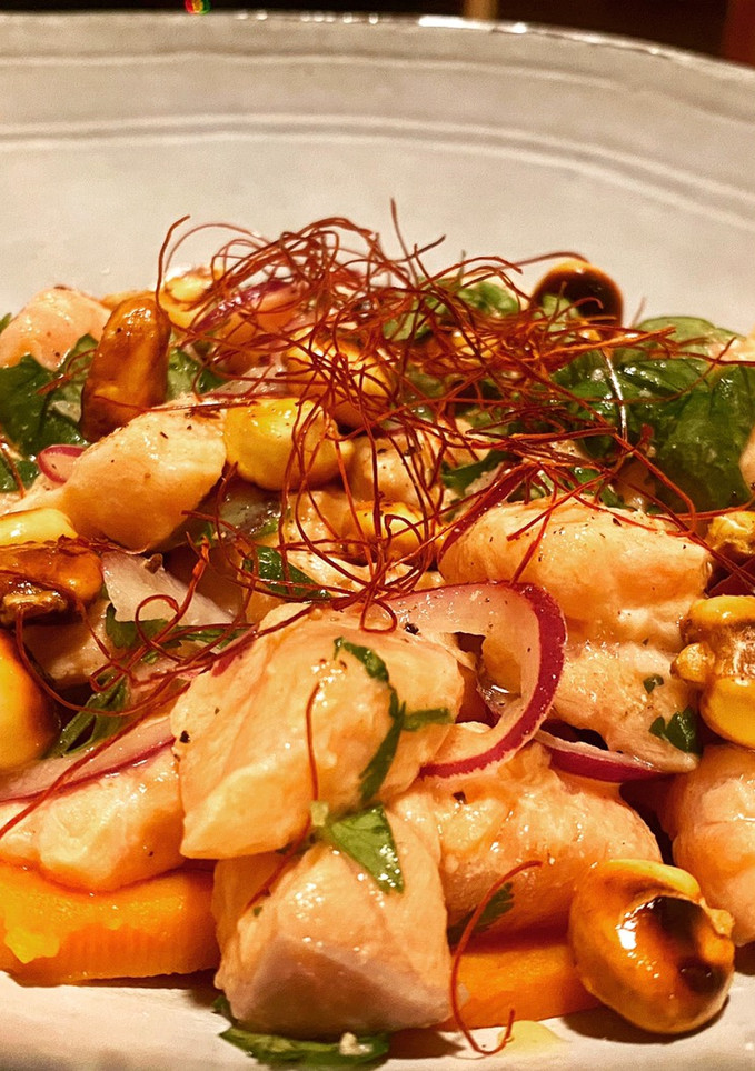 Una foto de Cebiche de salmón a mi manera