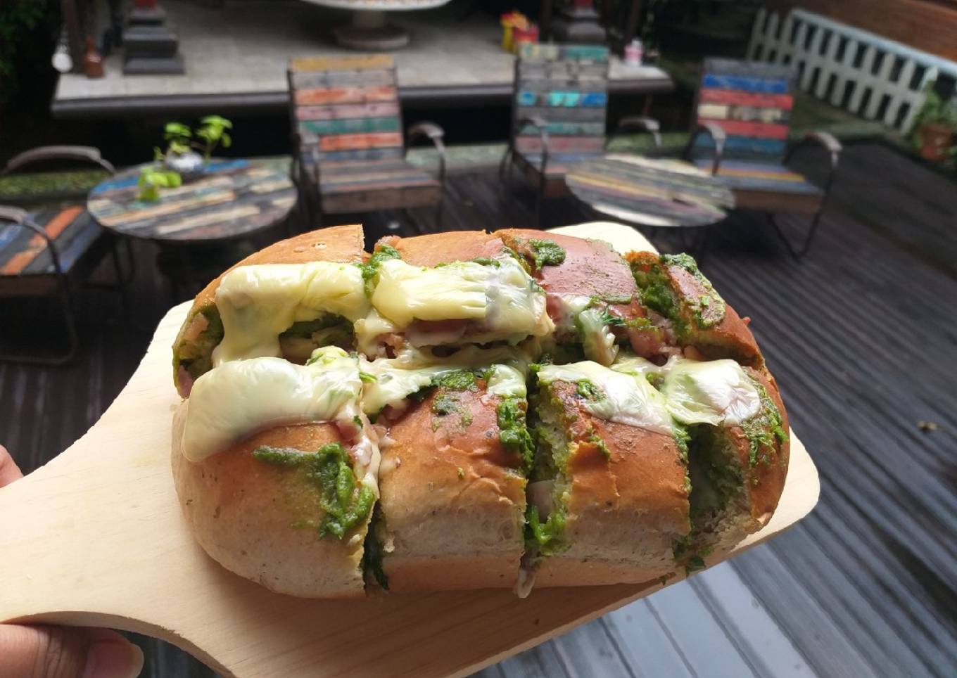 Pesto Herb Bread