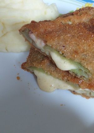 Una foto de Milanesas de Berenjenas rellenas de jamón y queso