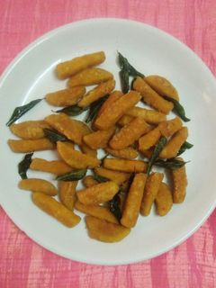 வாழைத்தண்டு சிப்ஸ் செய்முறை முக்கிய புகைப்படம்