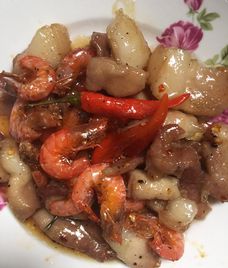 thịt lợn kho tôm