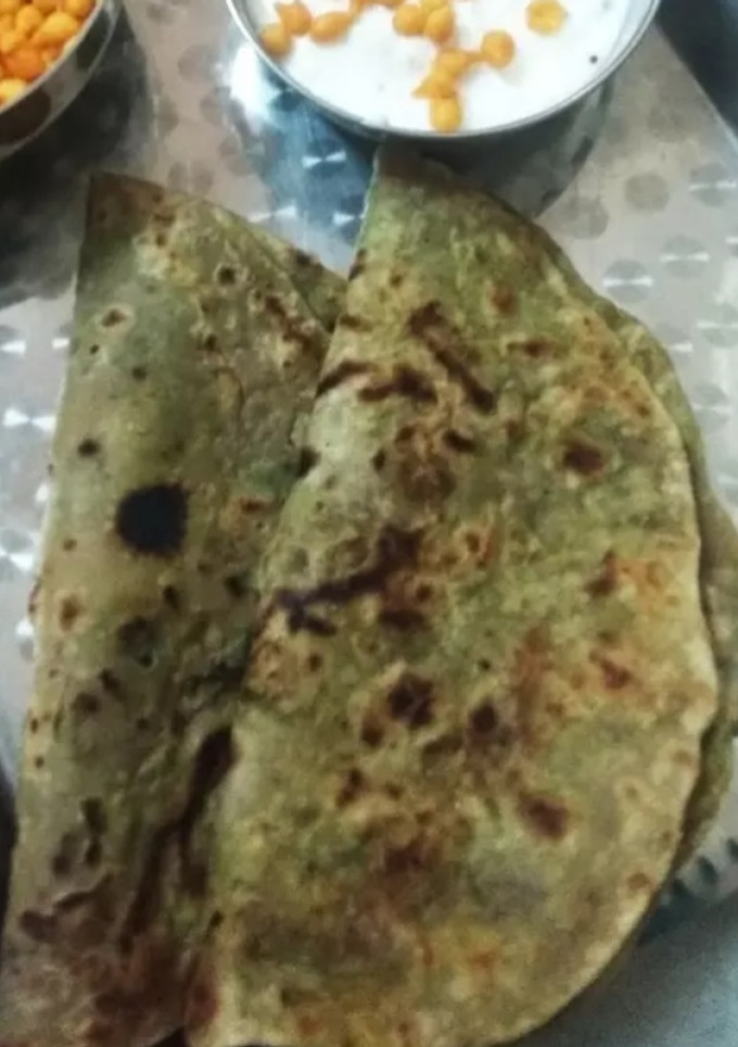 आलू पराठा (aloo paratha recipe in Hindi) रेसिपी मुख्य फोटो