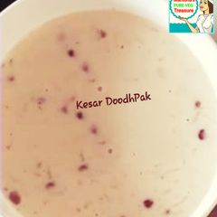 A picture of Kesar doodh pak saffron rice kheer.