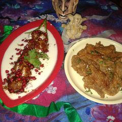 A picture of Kuttu nd singhare ke atte ke dhai bhalle nd  aloo pakode.