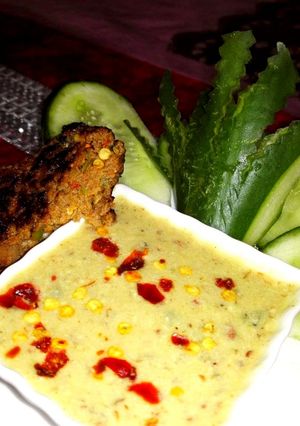 A picture of Yogurty sauce.