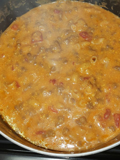 A picture of Cheeseburger mac soup.