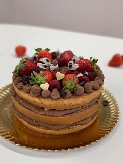 Una foto de Tarta de bizcocho y crema de trufa de chocolate para San Valentín