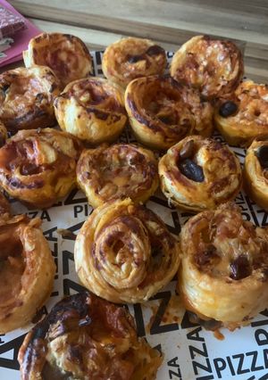 A picture of Pizza rolls.