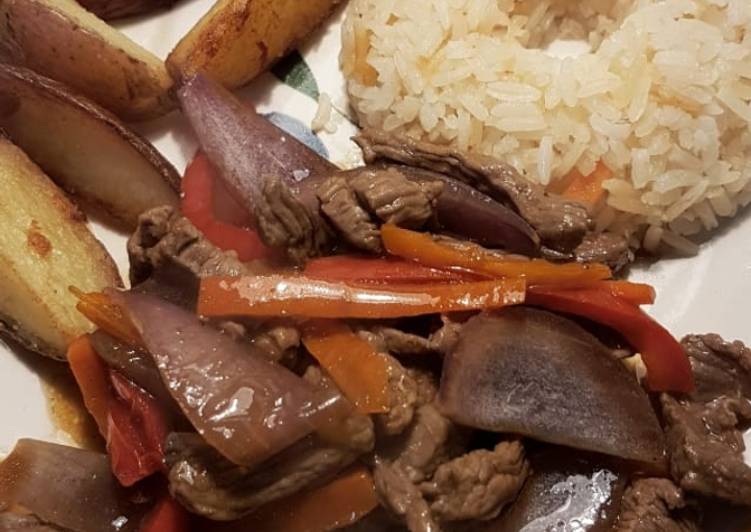 Lomo saltado