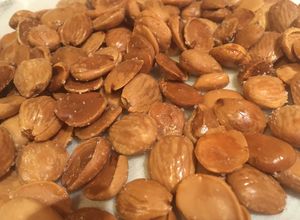 Una foto de Almendra marcona frita