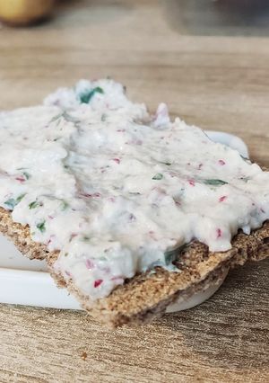 Une photo de Tartinade aux radis et herbes