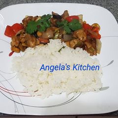 A picture of Kung Pao Chicken.