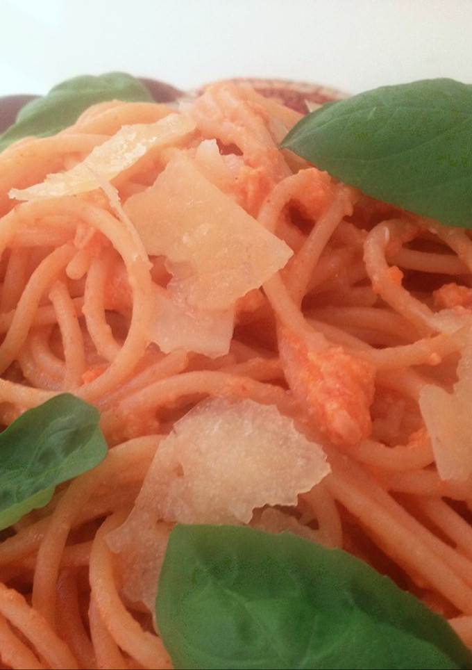 Una foto de Espagueti con sobrasada y manchego
