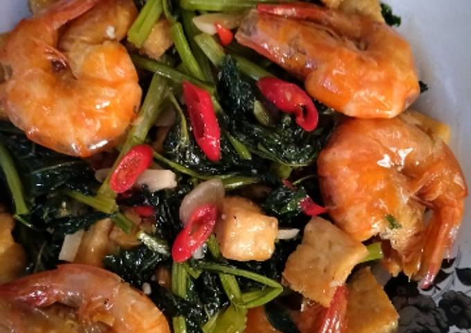 Cara Gampang Membuat Cah kangkung udang pedas yang Enak