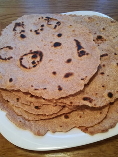 Tortilla lap teljes kiőrlésű lisztből recept fotója