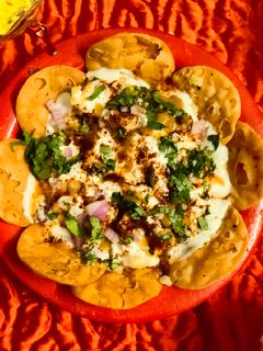 कोल्ड पापड़ी चाट (cold papdi chaat recipe in Hindi) रेसिपी मुख्य फोटो