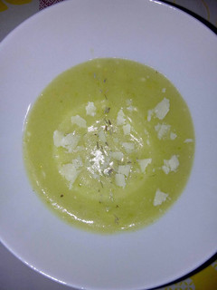 Una foto de Crema de verduras con Grana Padano
