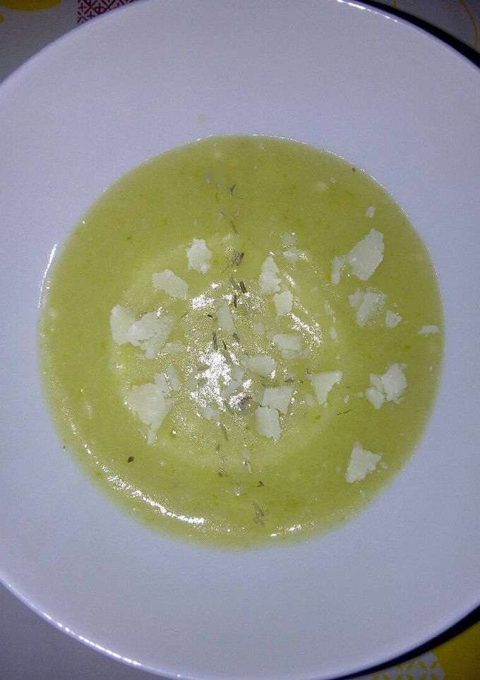 Una foto de Crema de verduras con Grana Padano