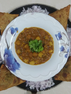મટર સમોસા (Matar Samosa Recipe In Gujarati) રેસીપી મુખ્ય ફોટો