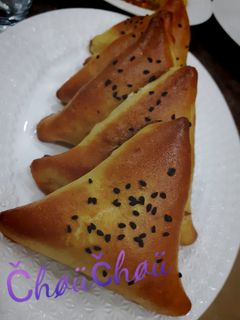 صورة لوصفة مملحات المثلثات بالتونة 💜