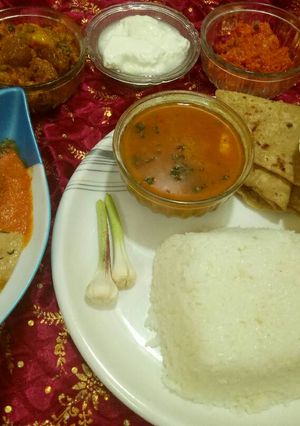 A picture of Sindhi kadi chaval.