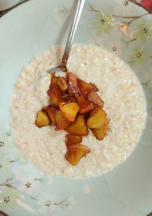 A picture of Apple Cinnamon Oatmeal.