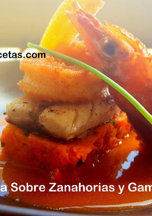 Una foto de Caballa a la Parrilla sobre Pastel de Zanahorias Especiadas y Gambas al estilo Po´Boy
