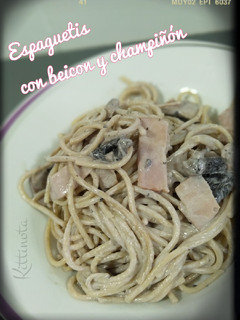 Una foto de Espaguetis con champiñones Y bacon (Thermomix)
