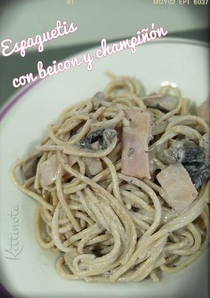 Una foto de Espaguetis con champiñones Y bacon (Thermomix)