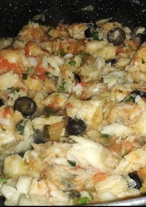 Foto di Baccalà con Capperi, Olive Nere Snocciolate e Pomodorini Freschi