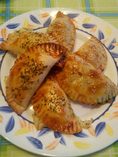 Una foto de Empanadillas de salmón, espinacas y queso
