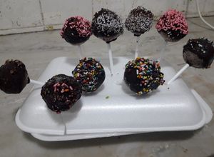 Una foto de Cake pops - chupetin de trufas