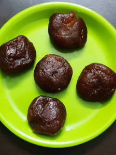ஆற்காடு மக்கன் பேடா (Arcot Makkan peda) செய்முறை முக்கிய புகைப்படம்