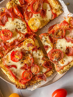 Una foto de Pizza con base de coliflor en AirFryer
