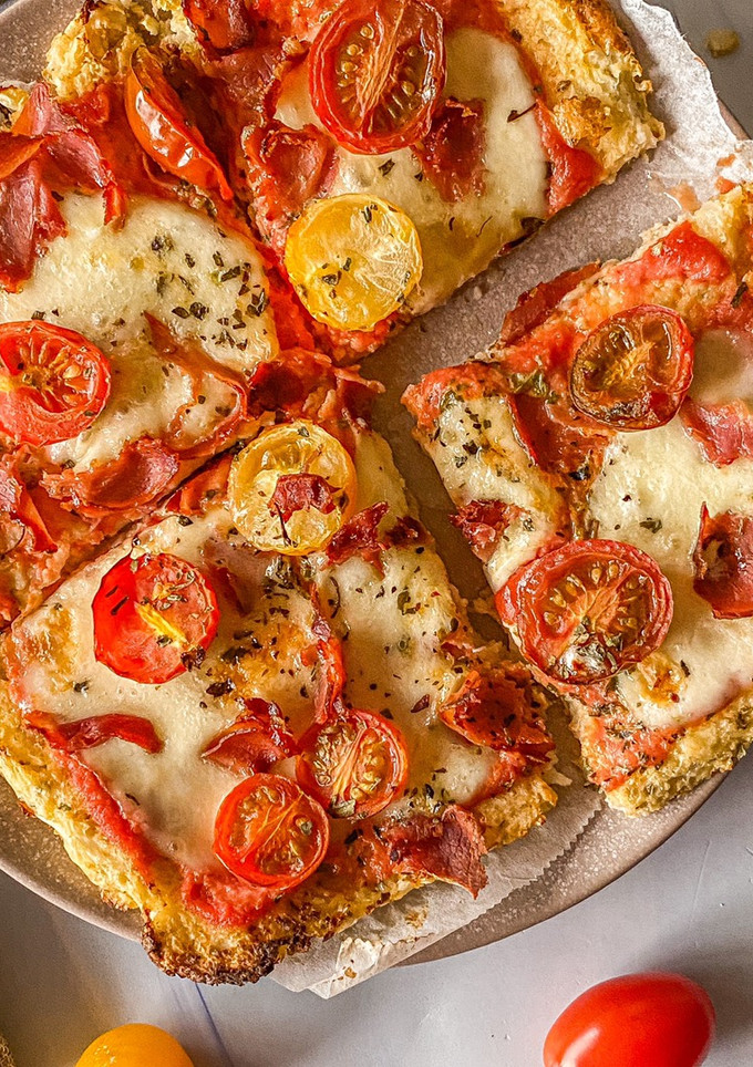 Una foto de Pizza con base de coliflor en AirFryer