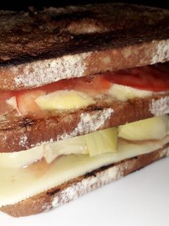 Una foto de Súper sándwich de salmón ahumado