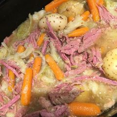 A picture of Crockpot Corn beef and Cabbage.