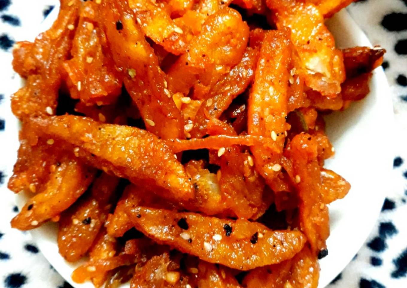 Potatoes with honey, sesame, pepper