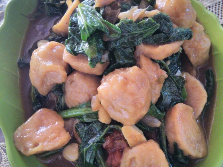 Langkah Mudah untuk Membikin Resep Tumis sawi+bayam+pentol bakso yang Lezat Anti Ribet, Uenak Banget