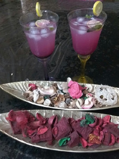 A picture of Blue berry lemonade.