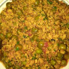 A picture of Chicken Kheema mutter.