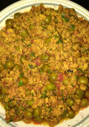A picture of Chicken Kheema mutter.