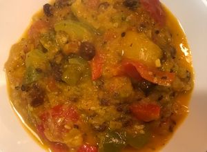Foto principal de Fritada de pimientos y calabacín con pasas en Thermomix