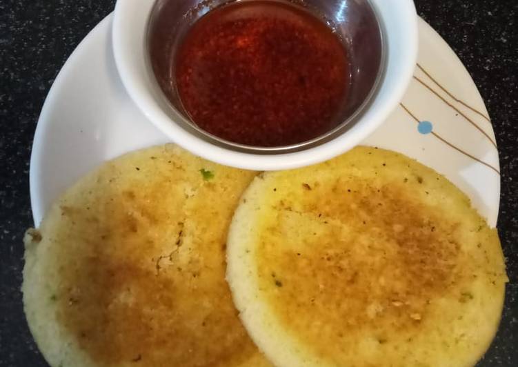 Crispy suji dhokla