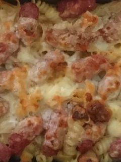 Una foto de Pasta con salchichas al horno