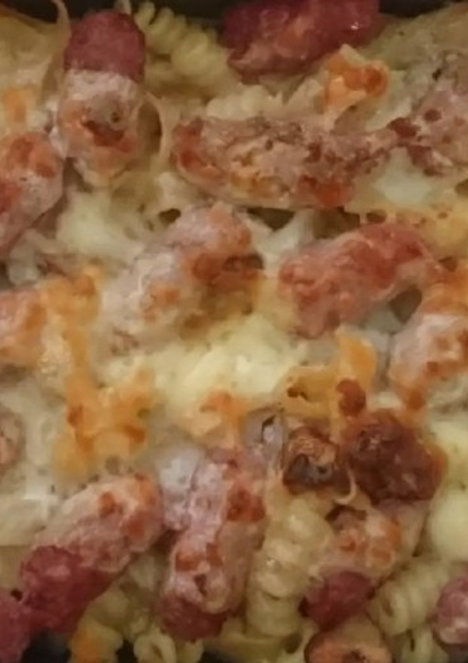 Una foto de Pasta con salchichas al horno